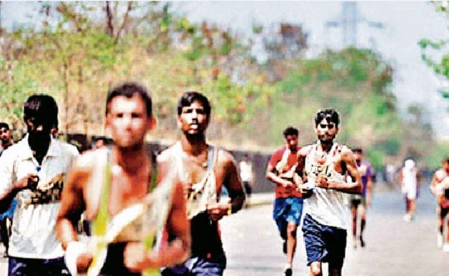 ...जब महाराष्ट्र में 1137 पदों के लिए 2,00,000 लोगों ने डालीं अर्जियां, कांस्टेबल की भर्ती में दौड़े डॉक्टर व इंजीनियर भी