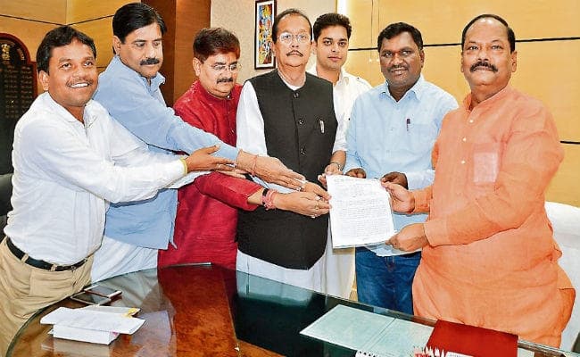 झारखंड : 1932 का खतियान नहीं, तो सरकारी नौकरी में आरक्षण नहीं