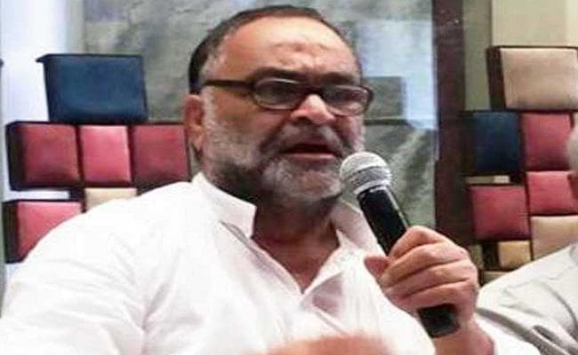 अयोध्या में राम मंदिर बनाने का खुला समर्थन करने वाले मुस्लिम नेता ने हनुमान मंदिर में घंटा भेंट किया, कहा...