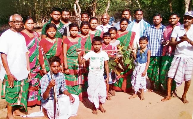 संथाली भाषा व संस्कृति के प्रकाशस्तंभ