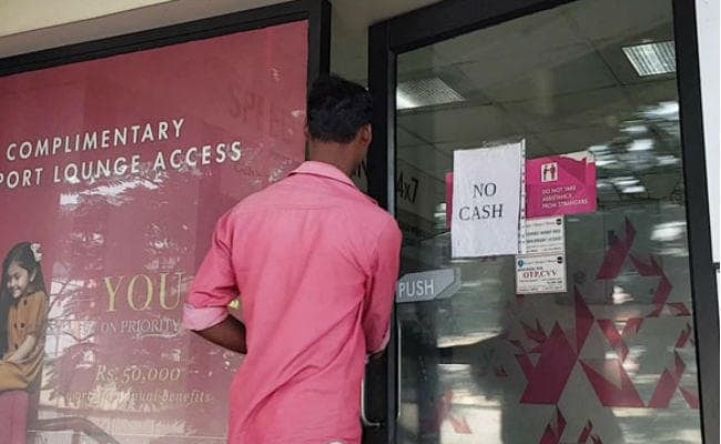 आर्थिक प्राणवायु बनी नकदी