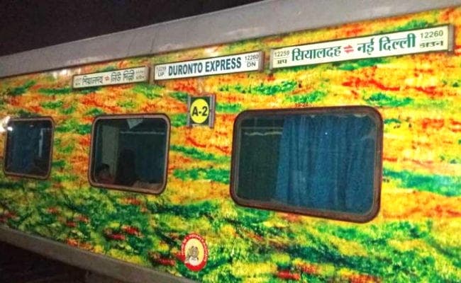 2 घंटे से ज्‍यादा विलंब हुई तो दुरंतो, राजधानी एक्‍सप्रेस के यात्रियों को मुफ्त मिलेगा पानी