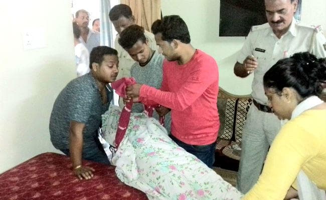 पटना : जमीन लिखवाने के लिए पति करता था मारपीट, पंखे से झूल कर नवविवाहिता ने दे दी जान