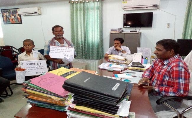 दारोगा को रिश्वत देने के लिए बिहार के वैशाली में अनाथ बच्चे ने किया भिक्षाटन, उसके बाद...