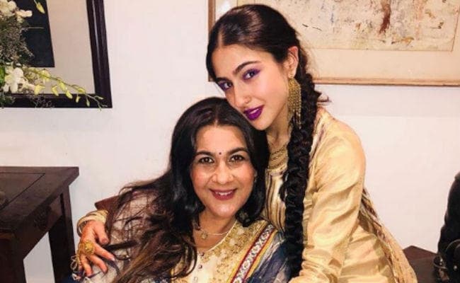 सारा अली खान का लेटेस्‍ट फोटोशूट, अमृता सिंह-डिंपल कपाडिया का ट्रेडिशनल लुक