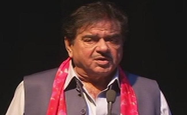 शत्रुघ्न ने तेजस्वी की सराहना की, कहा- BJP छोड़ कर कहीं नहीं जाने वाला