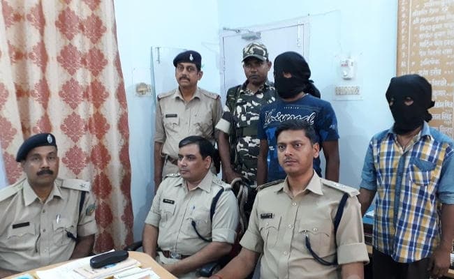 झारखंड में ‘D’ कंपनी के दो अपराधी गिरफ्तार
