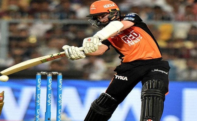 IPL 2018 : चेन्नई सुपरकिंग्स ने रोमांचक मुकाबले में हैदराबाद को चार रन से हराया, चमके रायडू-रैना