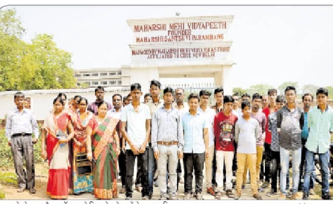 10वीं के 25 छात्रों को हॉस्टल से निकाला