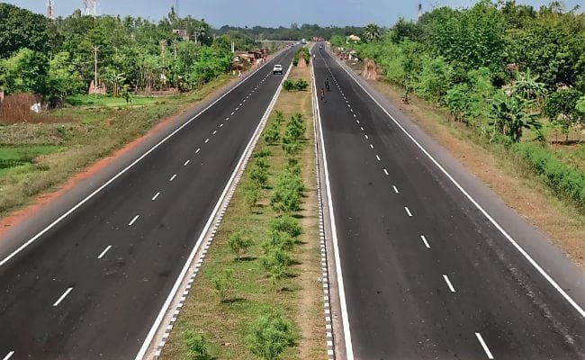 बिहार : सारण, लखीसराय, भागलपुर व कैमूर जिलों में बढ़ेगी सुविधा, अगले साल दिसंबर तक 4 एनएच पर फर्राटे भरेंगे वाहन