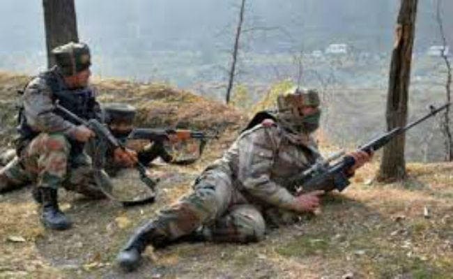 पुलवामा  मुठभेड़ में दो सुरक्षाकर्मी शहीद