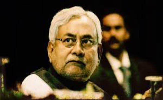 बेटियों को बेटों से कम नहीं समझें : नीतीश