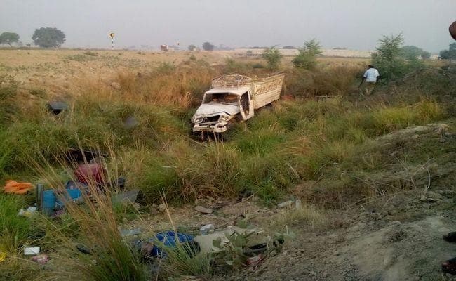 बिहार : छपरा में बरातियों से भरी पिकअप वैन पलटी, 4 की मौत, 10 से ज्यादा जख्मी