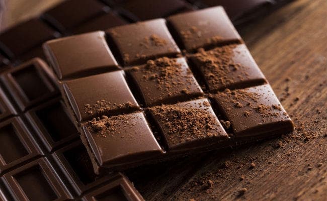 Research : तनावमुक्त करने के साथ बीमारियों से लड़ने में भी मददगार है डार्क चॉकलेट...!