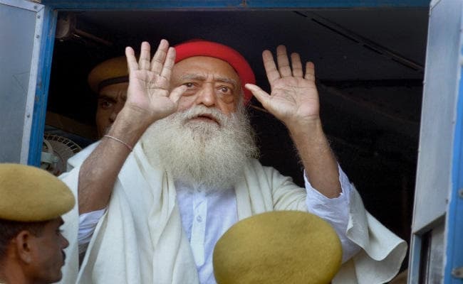 आसाराम : कुटिया से 10 हजार करोड़ रुपये के साम्राज्य और फिर जेल तक की यात्रा की पूरी कहानी