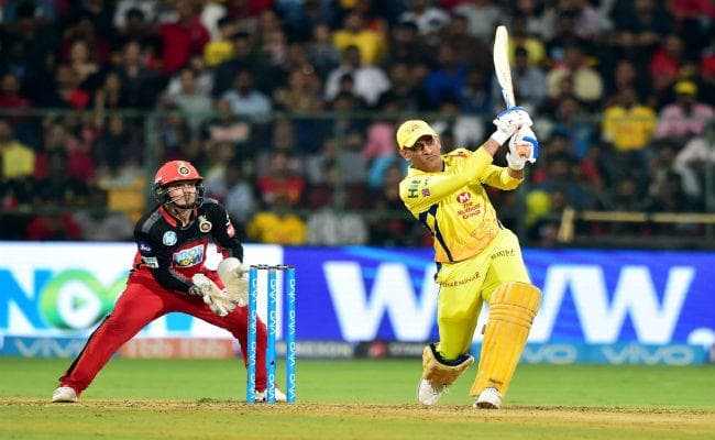 IPL 2018 : धोनी और रायुडू ने चेन्नई को आरसीबी पर दिलाई रोमांचक जीत, छक्‍का मारकर किया मैच फिनिश