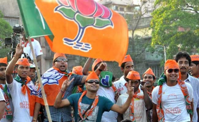 बीजेपी के यूथ विंग में ''समर इंटर्नशिप''