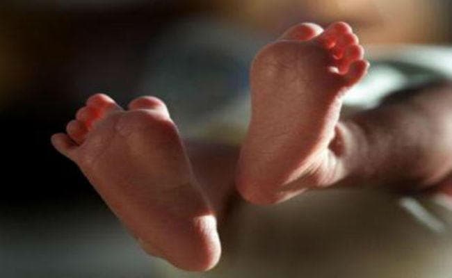 सिमडेगा : नहीं मिली एंबुलेंस बीमार बच्ची की हो गयी मौत, चिकित्सकों ने रिम्स किया था रेफर