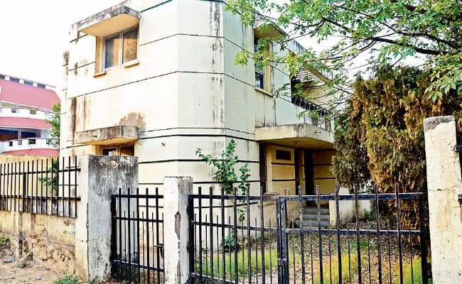 बिहार : लालू परिवार से जुड़ी एक और बेनामी संपत्ति जब्त