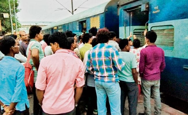 बिहार : ट्रेन में प्रसूता को नहीं मिला इलाज, नवजात ने तोड़ा दम