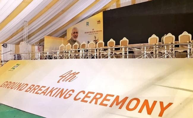 मोमेंटम झारखंड : रघुवर दास ने देवघर में चौथे ग्राउंड ब्रेकिंग सेरेमनी का किया उदघाटन