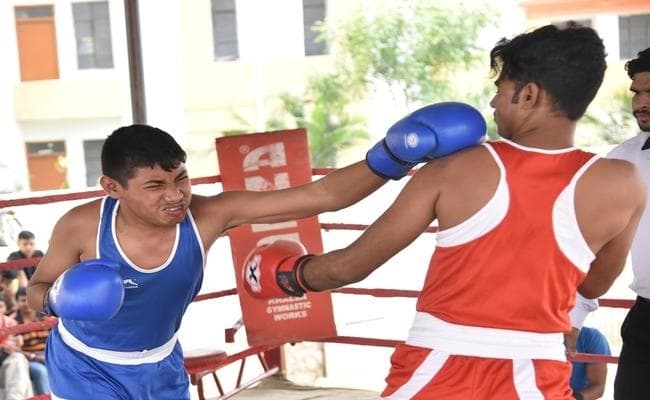 VIDEO : प्रभात खबर प्रो बॉक्सिंग लीग शुरू, 64 किग्रा भार वर्ग में सीवान के रोहित ने रोहतास के सुजीत को हराया