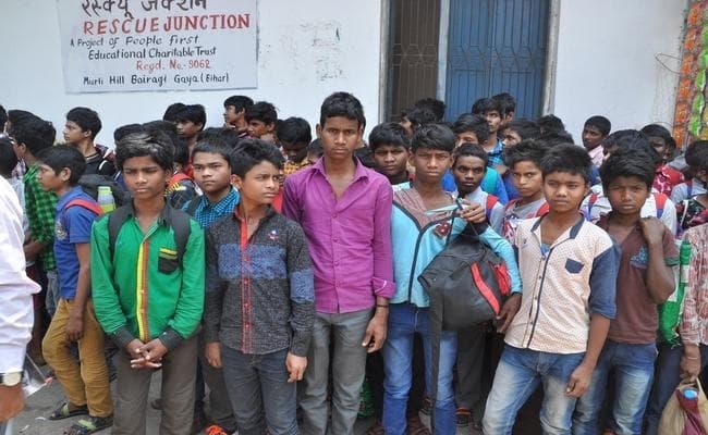 बिहार : जयपुर से मुक्त कराये गये 14 जिलों के 76 बाल मजदूर, परिजनों को सौंपने की कवायद शुरू