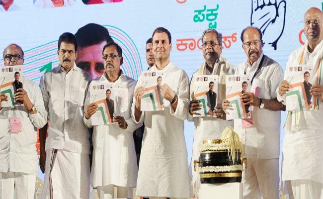 कर्नाटक चुनाव : कांग्रेस का घोषणापत्र जारी, पांच साल में एक करोड़ नौकरियों का वादा