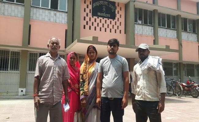 सुदखोर ने 25 साल पहले दिया दो बोरी अनाज, कर लिया है 3 डिसमिल जमीन पर कब्जा, मांग रहा है 4 लाख, जानें पूरी कहानी