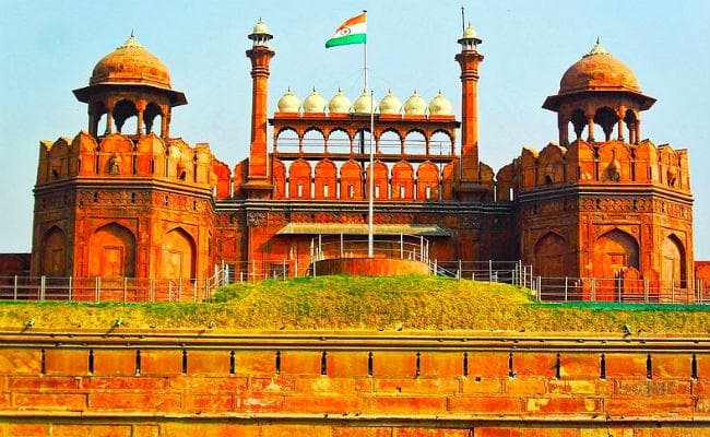 25 करोड़ रुपये में डालमिया ग्रुप का हुआ दिल्ली लाल किला, अब ताजमहल की बारी...!