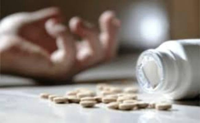 तीन बेटियों के साथ मां ने खाया जहर, मां व दो बच्चियों की मौत