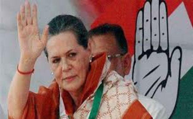 सोनिया बोली , परिवर्तन की आंधी के आसार