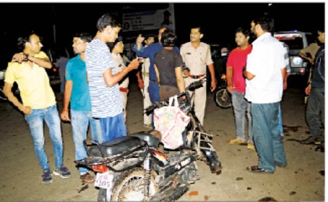 जमशेदपुर : अपराधियों ने व्यापारी की हत्या कर 50 हजार लूटे, भाई घायल