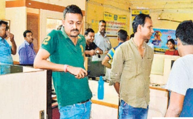 बिहार : पूर्णिया के यूको बैंक में 35 लॉकरों के ताले टूटे मिले, सारा सामान गायब