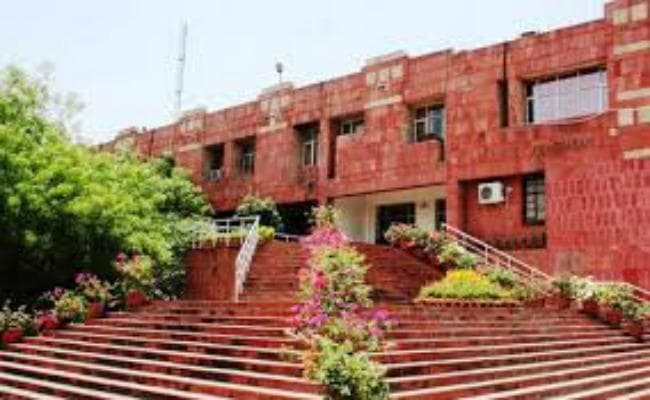जेएनयू में ‘ लव जिहाद '' के मुद्दे पर फिल्म दिखाने व हिंसा होने पर पुलिस ने तीन मामले दर्ज किये