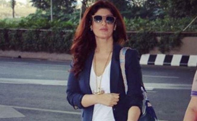 ‘रूस्तम'' पोशाक नीलामी: लेफ्टिनेंट कर्नल ने दी धमकी, कानूनी कार्रवाई करेंगी ट्विंकल खन्‍ना