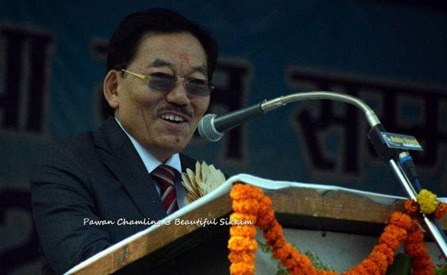 सिक्किम के पवन चामलिंग ने तोड़ा ज्योति बसु का रिकॉर्ड, बने सबसे लंबे समय तक राज करने वाले CM