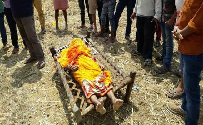 चौपारण : पति के हरकतों से तंग पत्नी ने कुआं में कूद कर दी जान