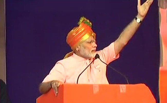 कर्नाटक चुनाव : मोदी का कांग्रेस पर तीखा हमला, कहा-चंद लोगों को बैंकों की लूट करने की इजाजत दी