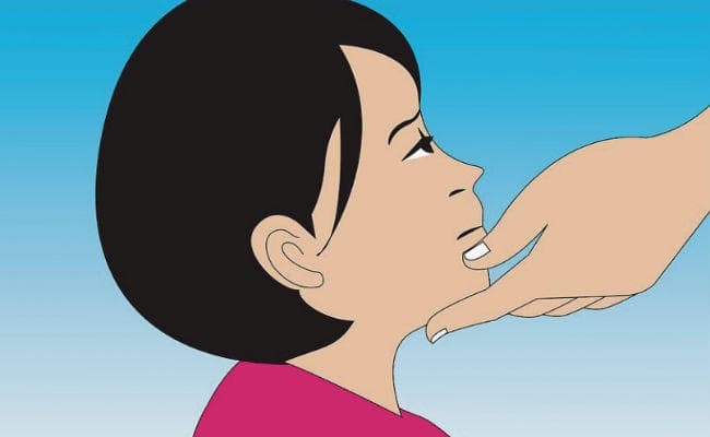 अपने बच्चों को नापाक इरादों से दूर रखने के लिए रहें सतर्क