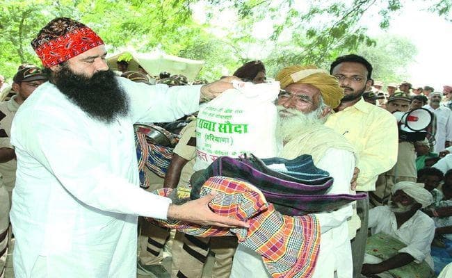 #फूड_बैंक : भुखमरी दूर करने के नाम पर ट्विटर पर VIRAL हो रहा ”राम रहीम” का फोटो