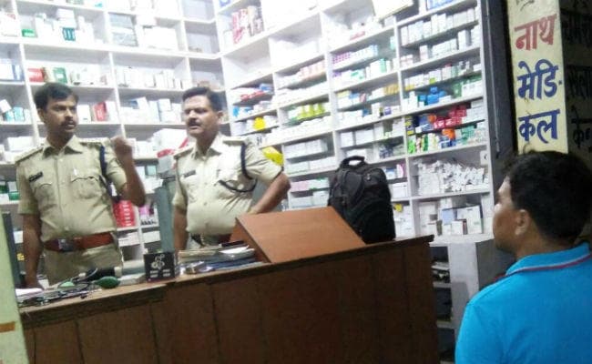 सीतामढ़ी : दो दवा दुकानदारों पर फायरिंग, बाल-बाल बचे दोनों दुकानदार