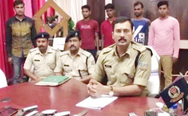 नेतरहाट से आग्नेयास्त्र के साथ चार हार्डकोर नक्सली गिरफ्तार