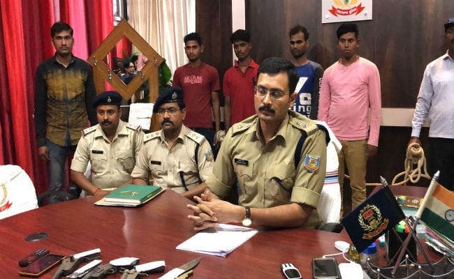 लातेहार पुलिस की बड़ी सफलता, जेजेएमपी-टू के 4 सदस्‍य गिरफ्तार, उग्रवादी संगठन के सफाये का दावा