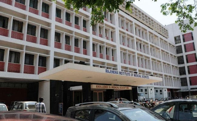 रांची : सप्लायरों से सेटिंग की छपी खबर, बौखलाये डॉक्टर, ऑपरेशन टाले, मरीजों से कहा, अखबार से पूछो...