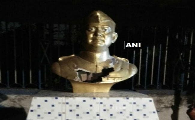 कोलकाता में सुभाष चंद्र बोस की मूर्ति तोड़ी गयी, जांच के आदेश