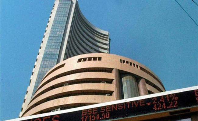 Stock Markets में चार दिन की तेजी का सिलसिला थमा, सेंसेक्स 73 अंक टूटा