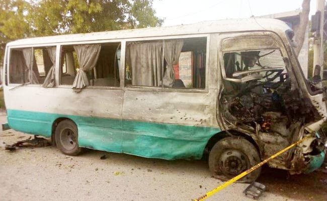 पाकिस्तान में परमाणु ऊर्जा आयोग की बस पर फिदायीन हमला, दो की मौत