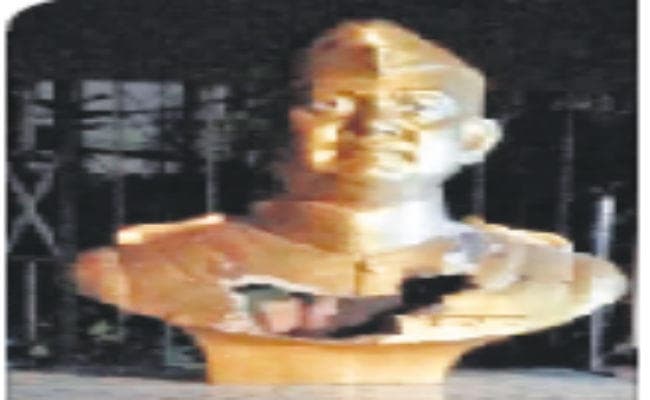 शरारती तत्वों ने तोड़ी नेताजी सुभाष चंद्र बोस की मूर्ति
