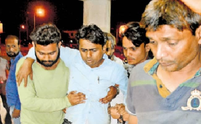 आइएएस अबू इमरान के भाइयों से मांगी रंगदारी, फायरिंग व तोड़फोड़, सिर फोड़ा